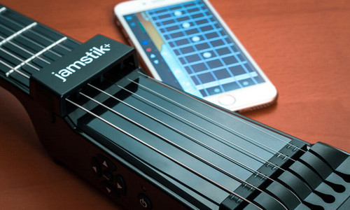 智能吉他Zivix JamStik+ 追踪你的手指位置